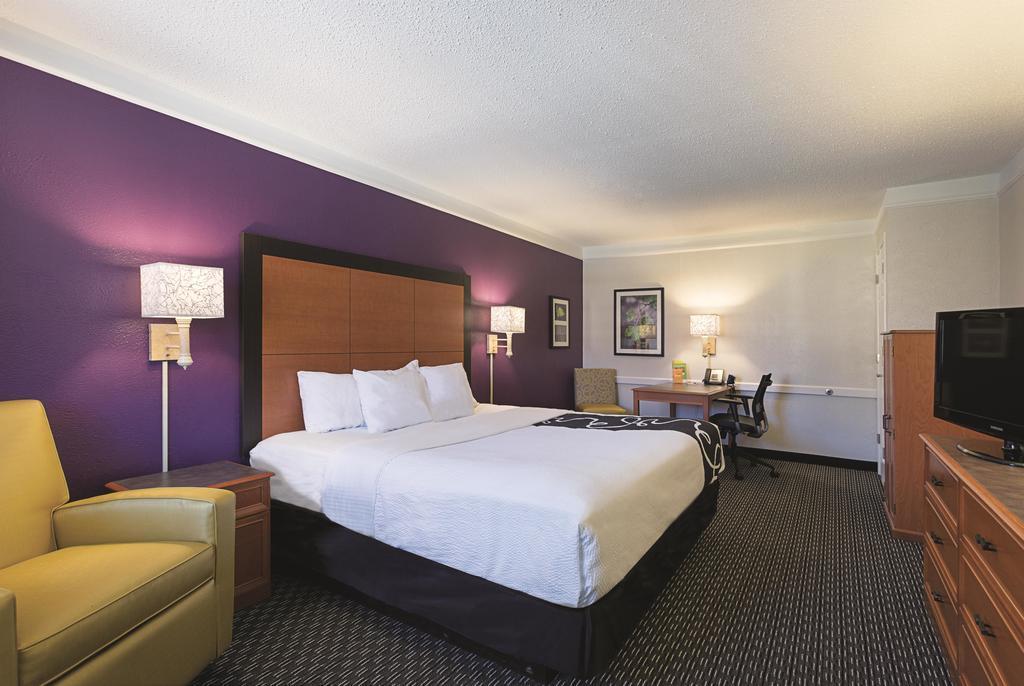 Quality Inn & Suites North Charleston - Ashley Phosphate Esterno foto