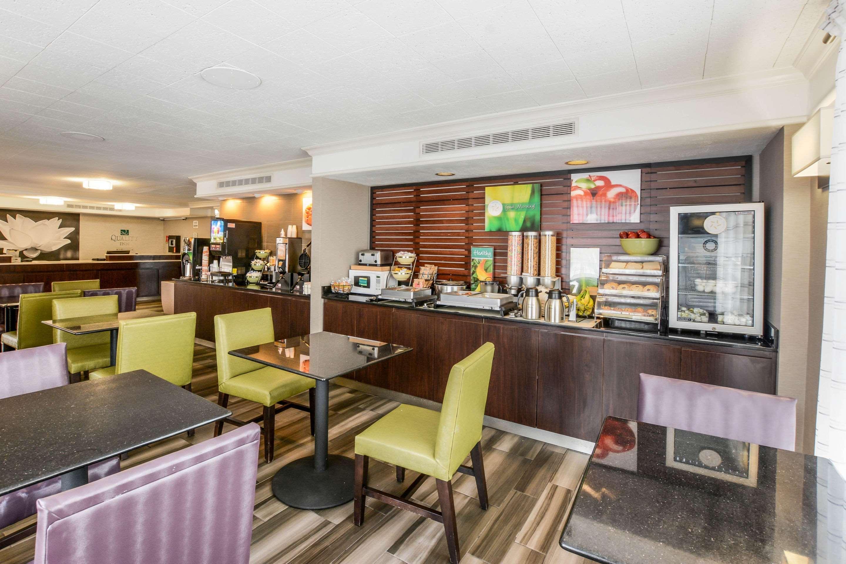 Quality Inn & Suites North Charleston - Ashley Phosphate Esterno foto
