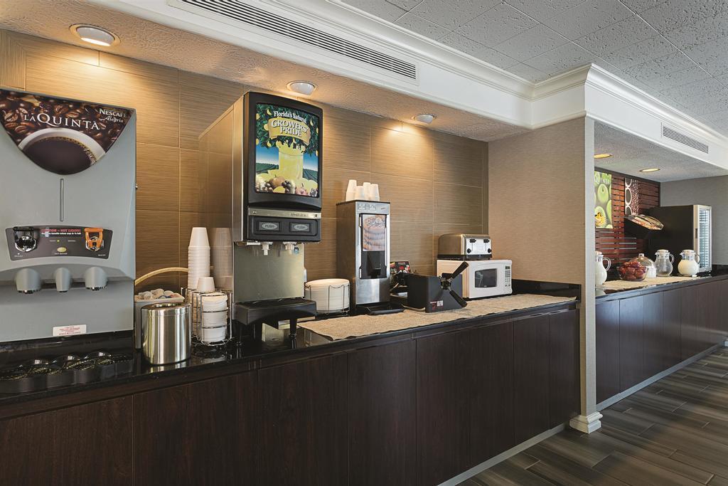 Quality Inn & Suites North Charleston - Ashley Phosphate Esterno foto
