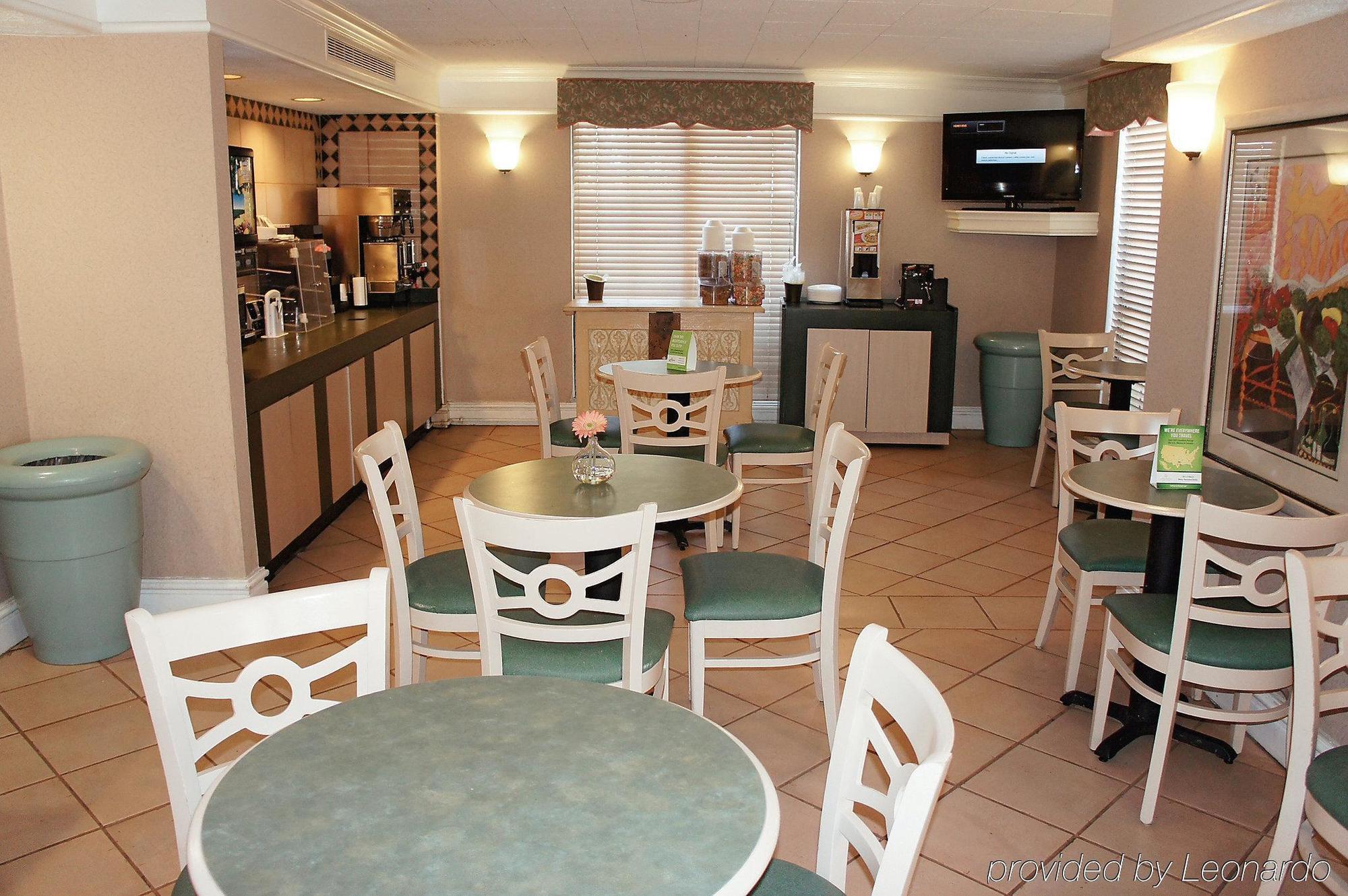 Quality Inn & Suites North Charleston - Ashley Phosphate Esterno foto