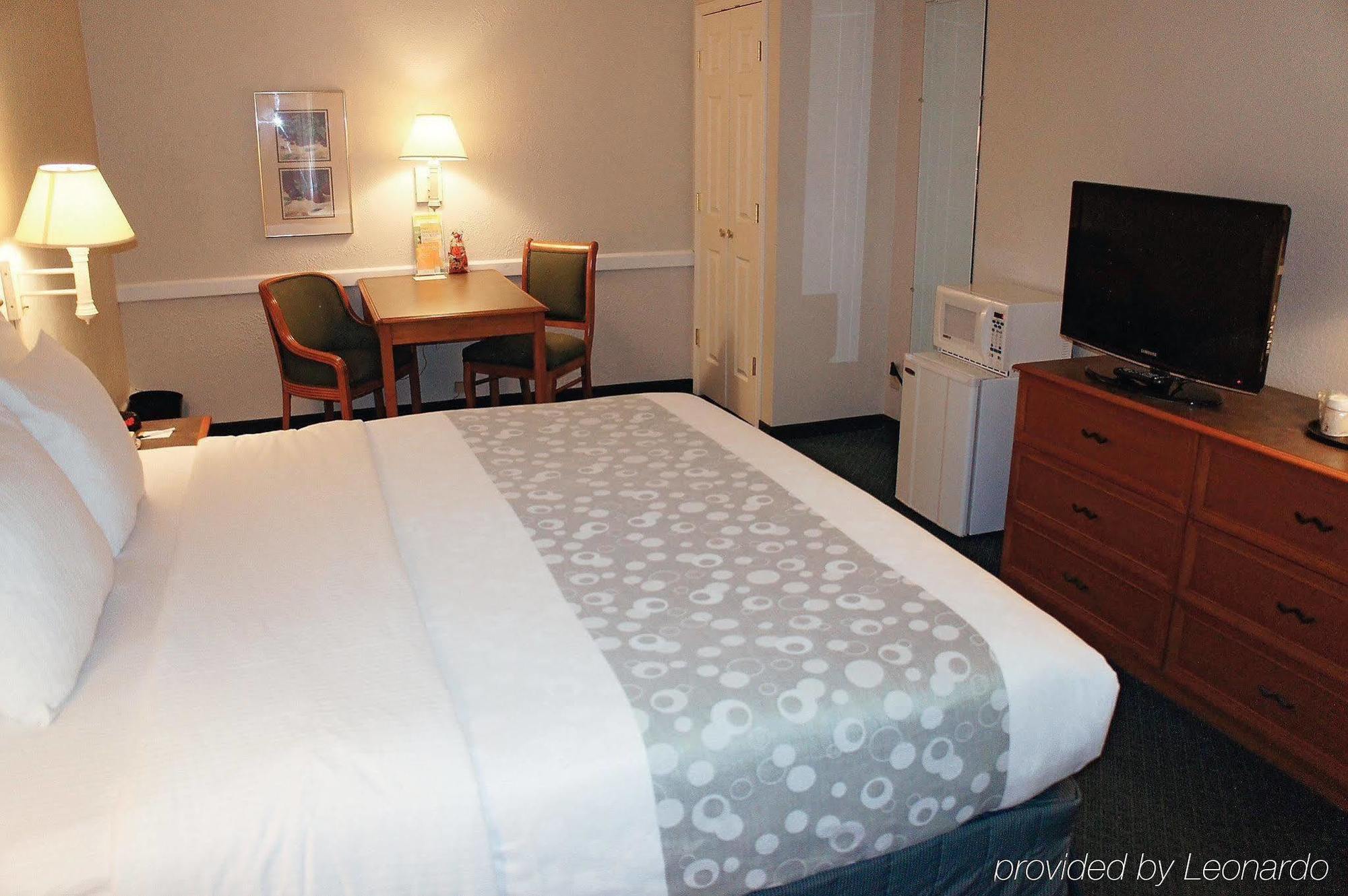 Quality Inn & Suites North Charleston - Ashley Phosphate Esterno foto